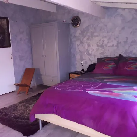 Dans Maison De Village Grigny (Rhone)