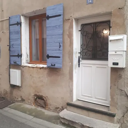 Dans Maison De Village Penzion Grigny (Rhone)